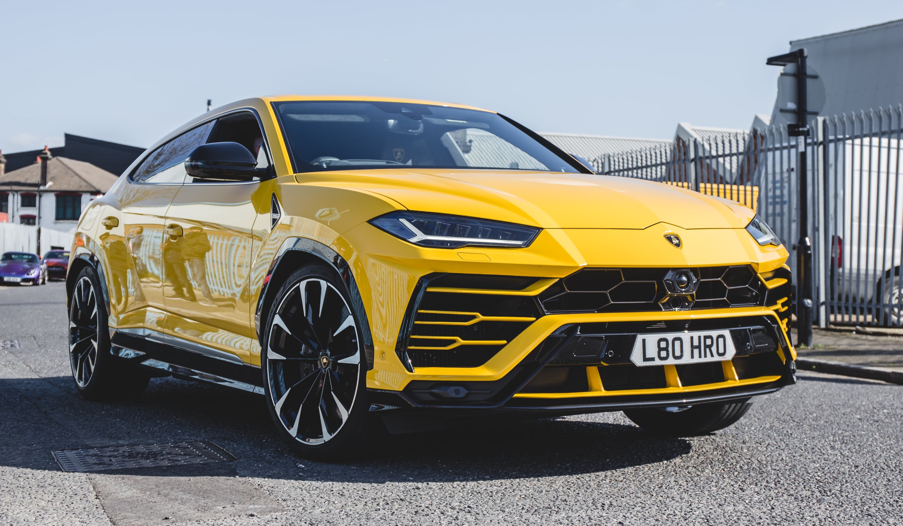 Lamborghini Urus SE is a new plug-in hybrid (PHEV) super SUV, featuring an 800 CV (789 hp) twin-turbo V8